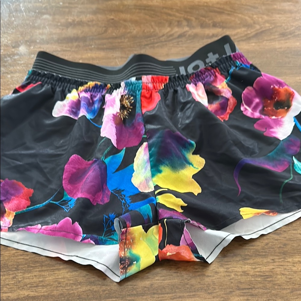Jo and Jax Black Floral Athletic Shorts youth large
